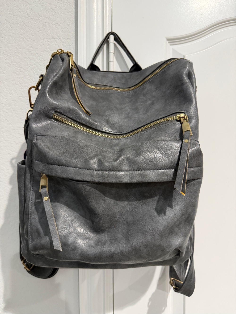 Jen & Co. Amelia Convertible Backpack – Warm Grey